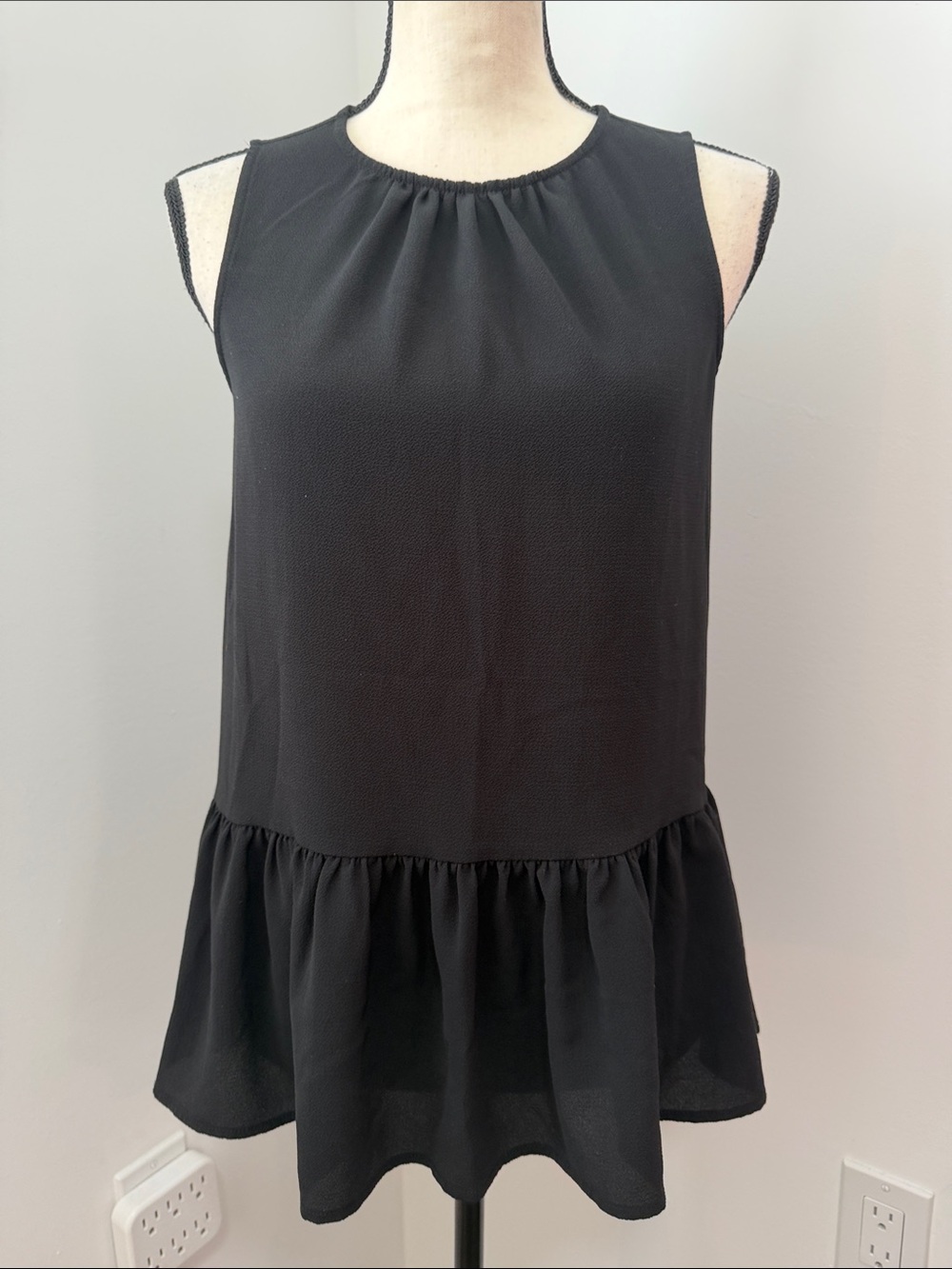 Adyson Parker Black Sleeveless Blouse with Ruffled Hem. Sz XS